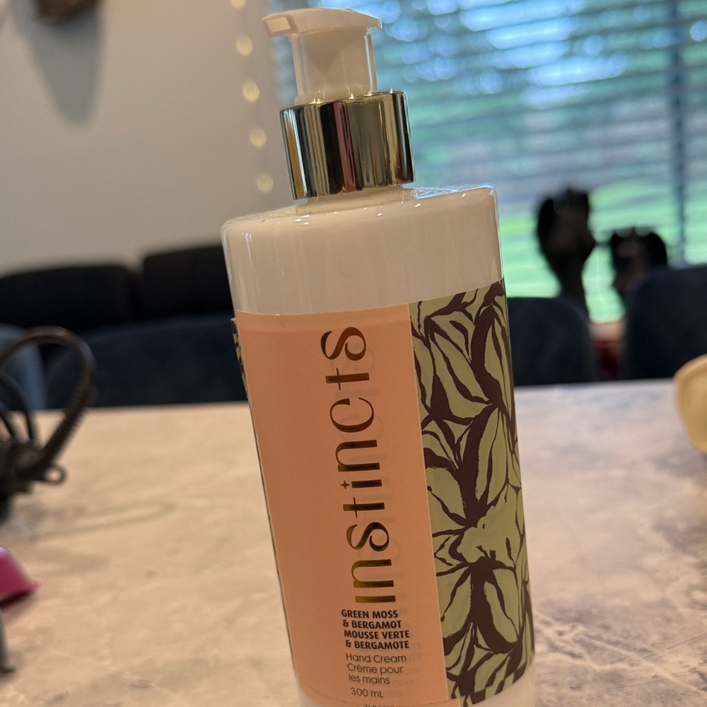 NEW Instincts Green Moss & Bergamot Moisturizer